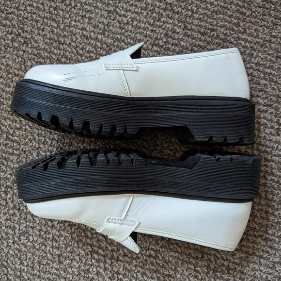 SOLD- Chunky white platform loafers - Picture 4 of 6
